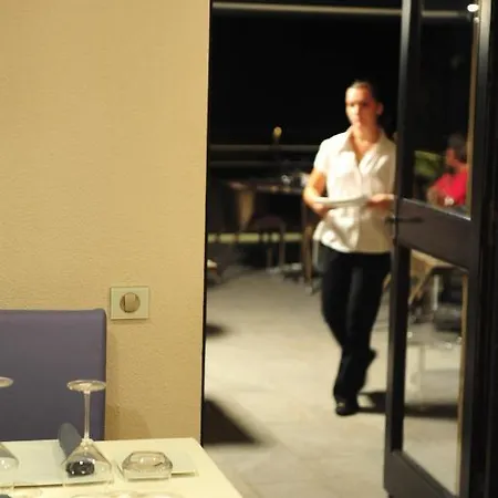 Estalagem Logis Restaurant Du Vigneron Cucugnan