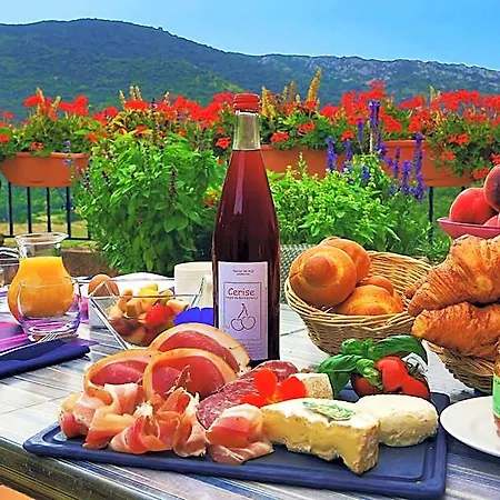 Logis Du Vigneron 3*