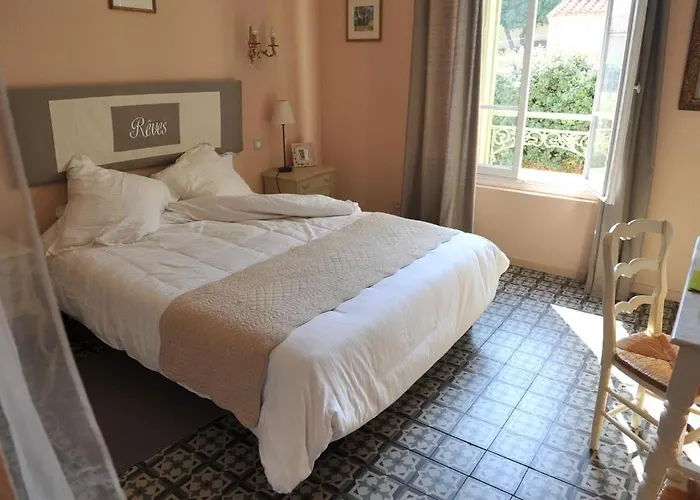 Logis Restaurant Du Vigneron Inn 3*