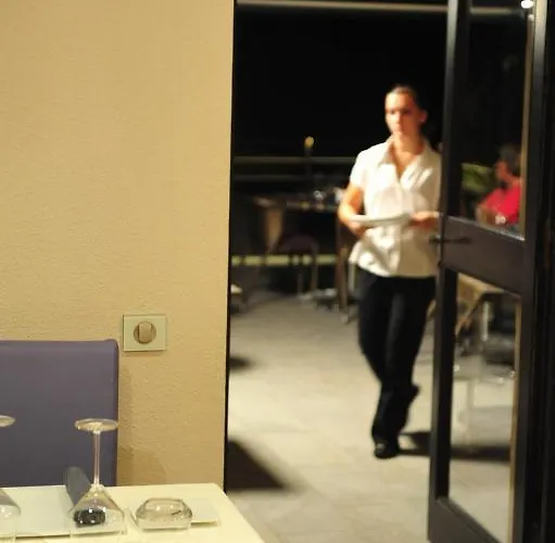 Inn Logis Restaurant Du Vigneron Cucugnan