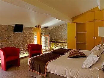 Logis Restaurant Du Vigneron Inn 3*