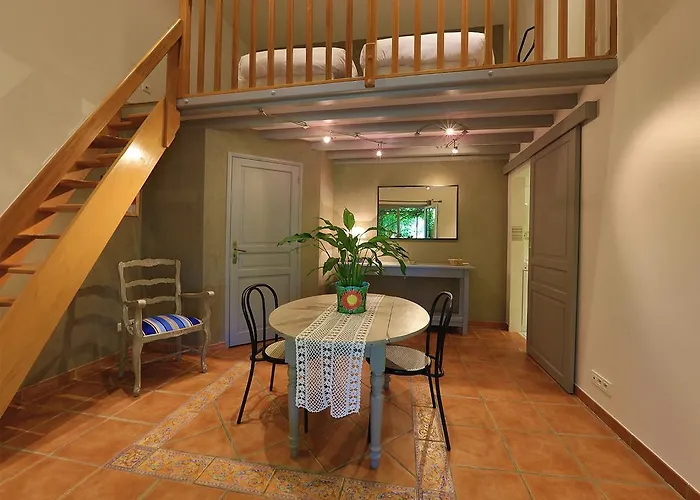 Logis Restaurant Du Vigneron Inn