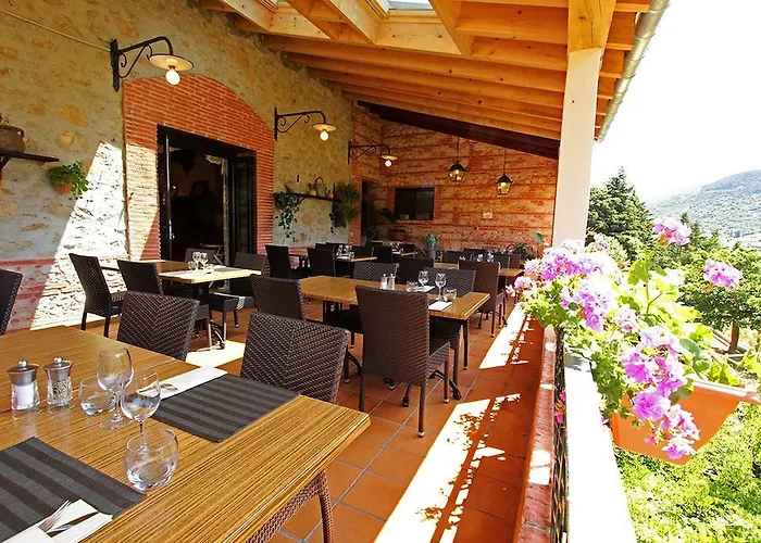 Inn Logis Restaurant Du Vigneron Cucugnan