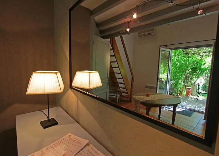 Inn Logis Restaurant Du Vigneron Cucugnan