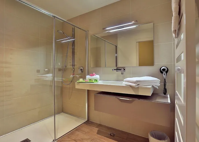 Logis Restaurant Du Vigneron Inn