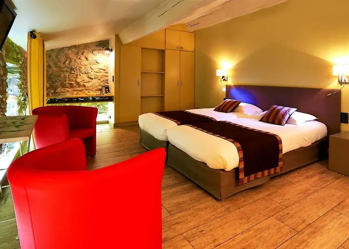 Logis Restaurant Du Vigneron Inn Cucugnan